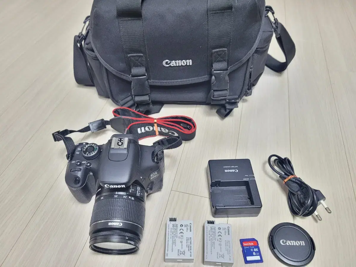 깔끔한 캐논 DSLR 카메라 EOS 600D 와 18-55렌즈 세트